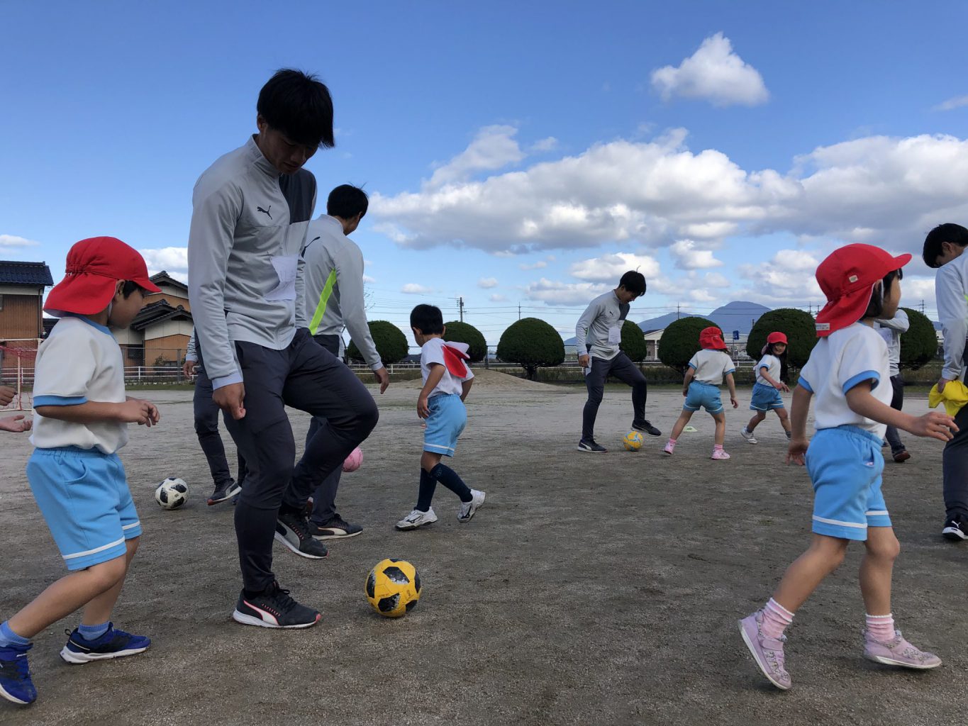 サッカー 幼稚園サッカー教室実施レポート 米子北高等学校